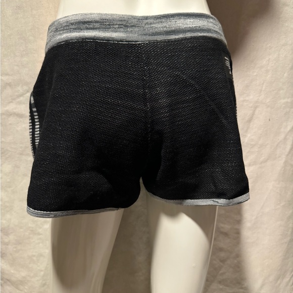 ADIDAS X MISSONI M20 SHORT W - Picture 3 of 10